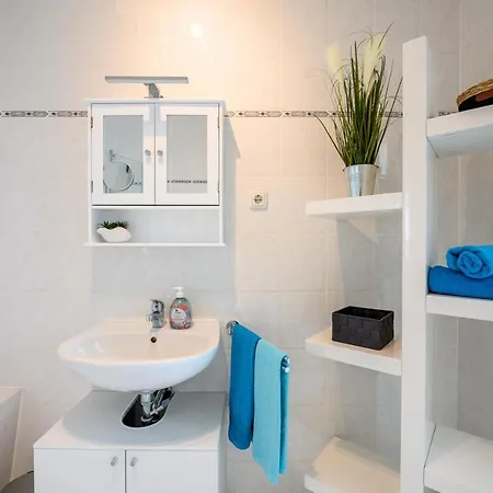 Appartement Grosszuegige Wohnung, Top-lage Auf Dem Werder, Max 4 Personen Maagdenburg