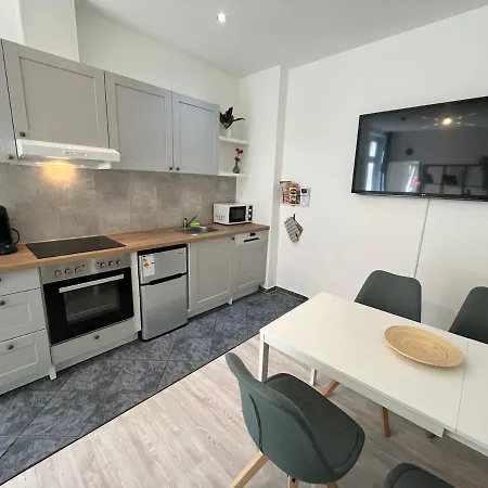 Grosszuegige Wohnung, Top-lage Auf Dem Werder, Max 4 Personen Appartement *